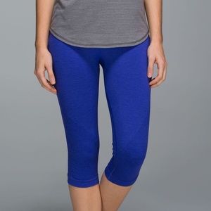 Lululemon in the flow crop leggings (blue, size 6)